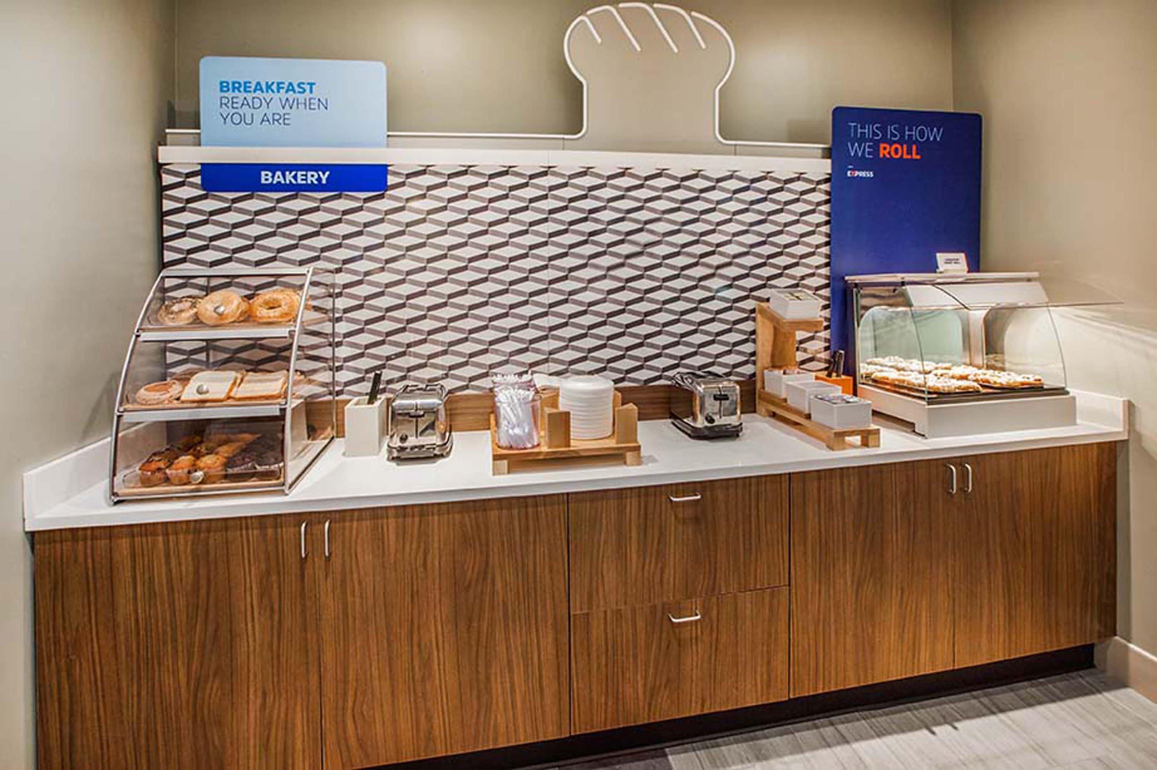 Holiday Inn Express&Suites Aberdeen, an IHG Hotel Buitenkant foto
