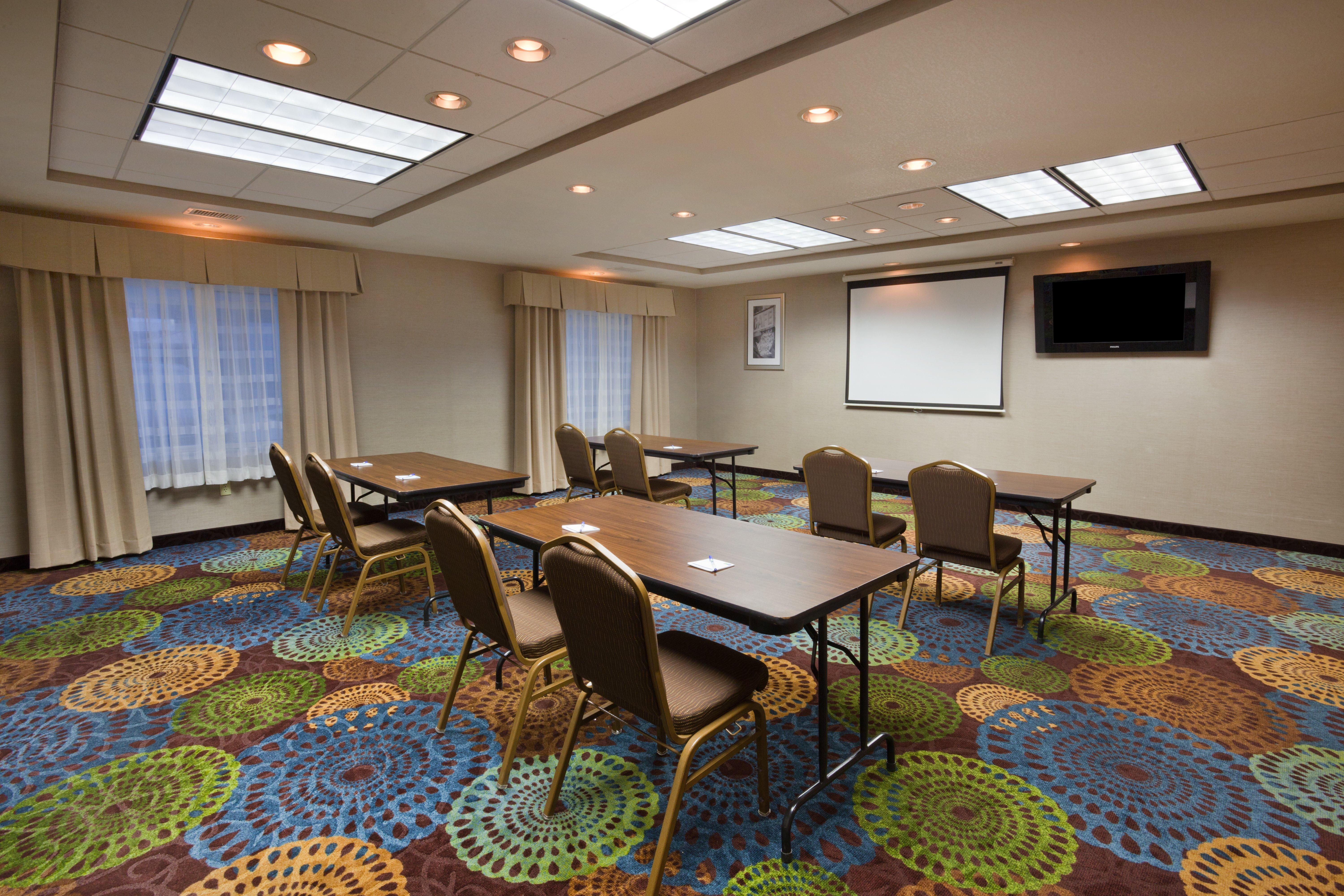 Holiday Inn Express&Suites Aberdeen, an IHG Hotel Buitenkant foto